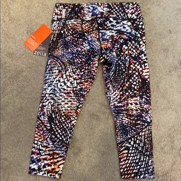 Zella slim fit cropped live in leggings - Picture 2 of 3